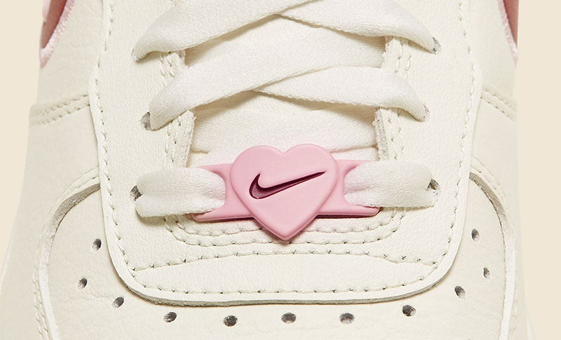 Nike valentinovo tenisice