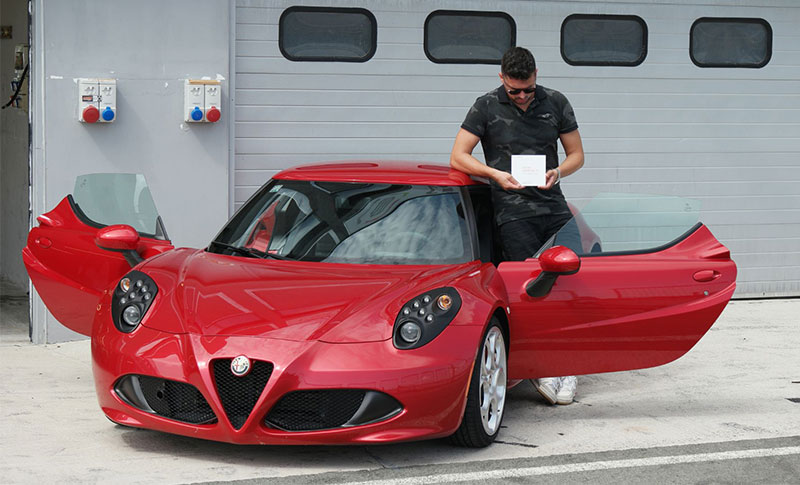 Adrenalinski doživljaj -  Alfa Romeo 4C