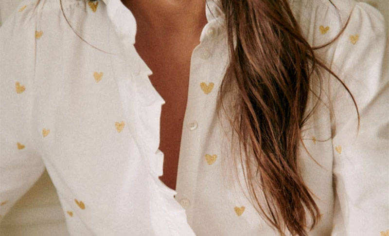 Košulja sa zlatnim vezenim srcima